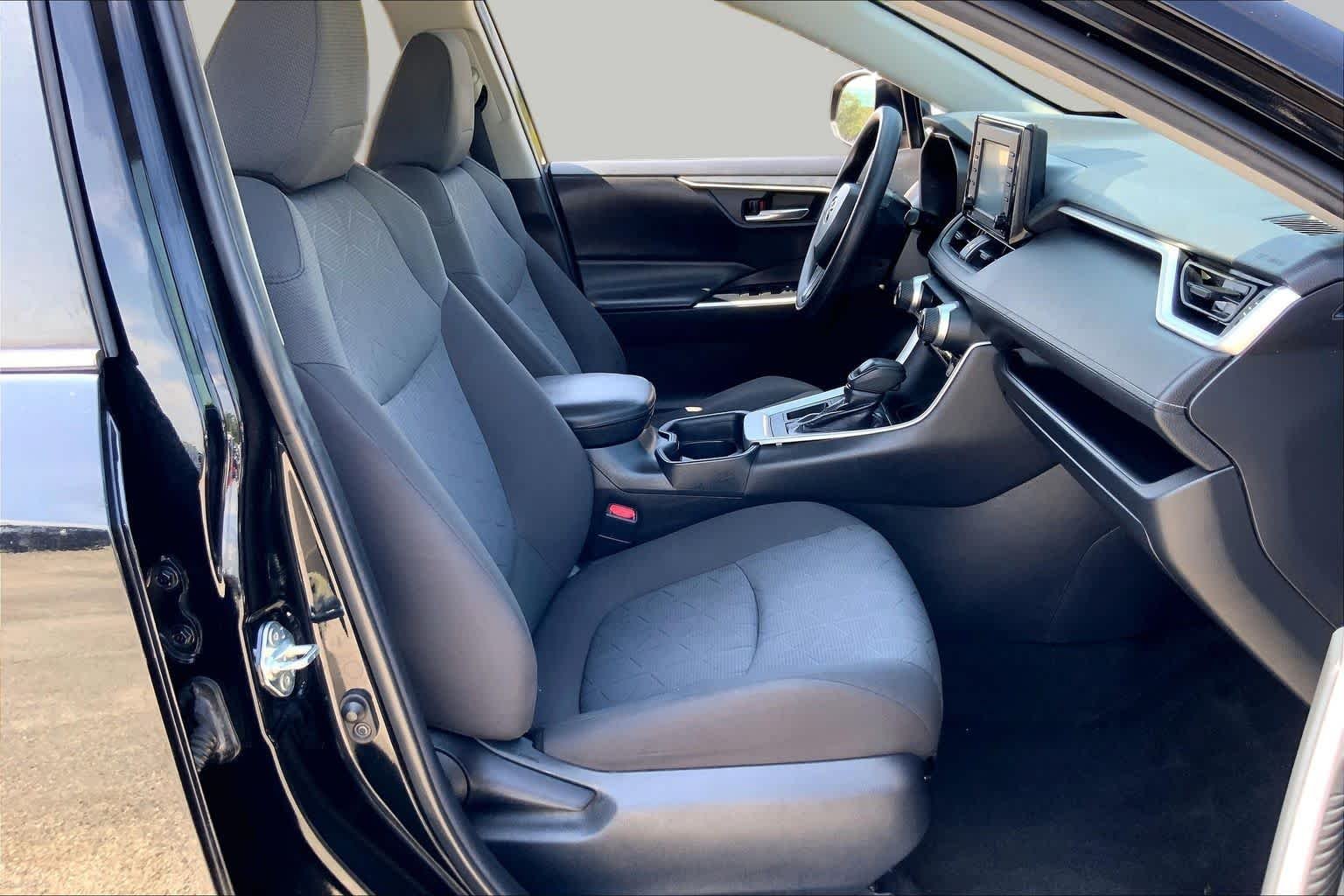 Used 2020 Midnight Black Metallic Toyota XLE image 9