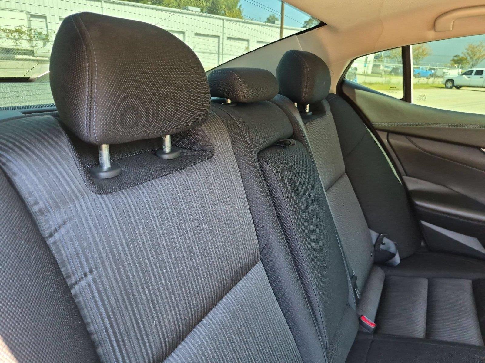 Used 2016 Black Nissan 3.5 S image 33