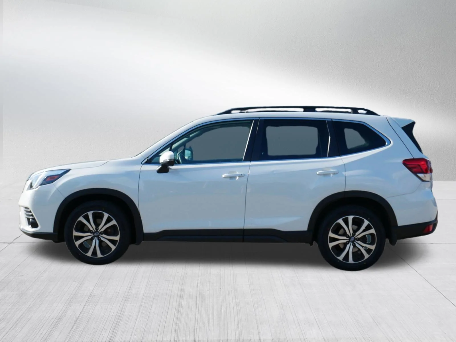 Used 2023 Crystal White Pearl Subaru Limited image 4