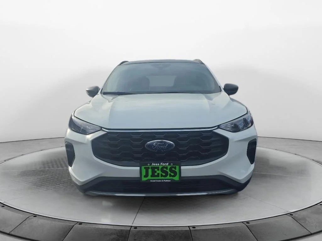 New 2026 star white metallic tri-coat Ford ST-Line image 8