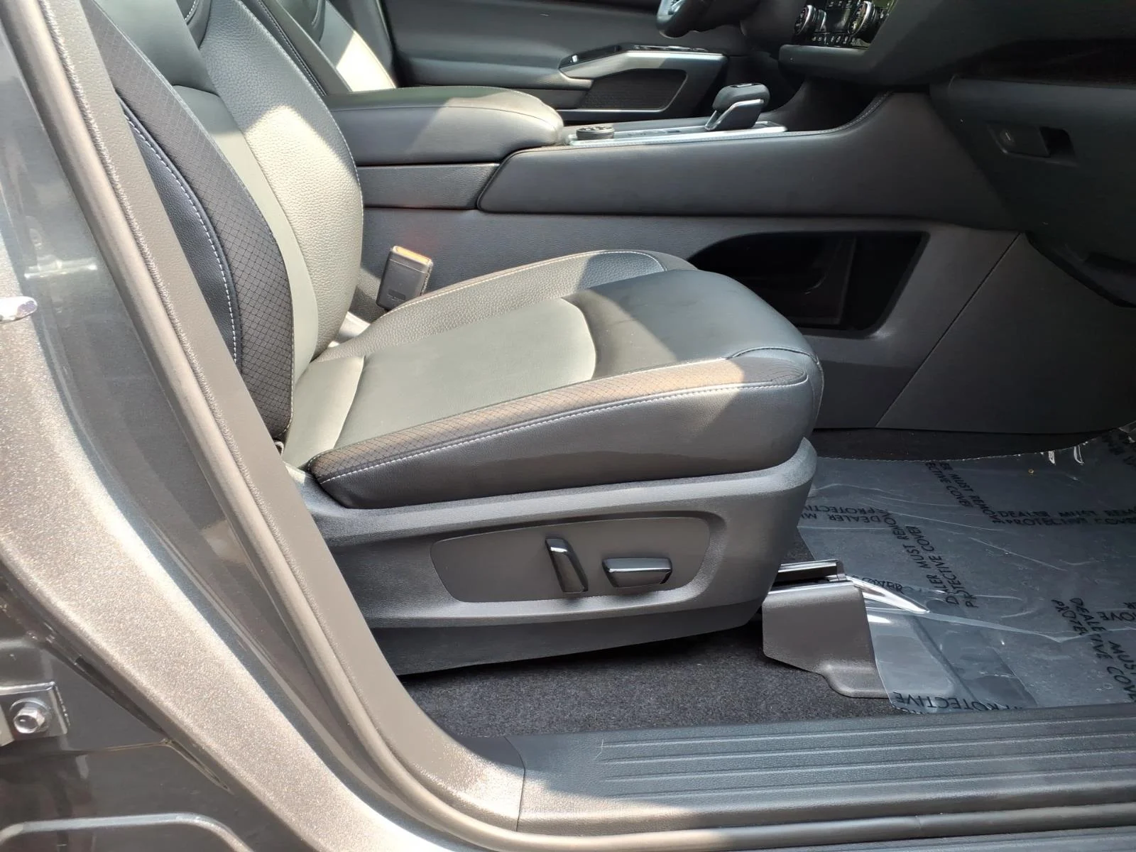 Used 2022 Gun Metallic (kad) Nissan SL image 14