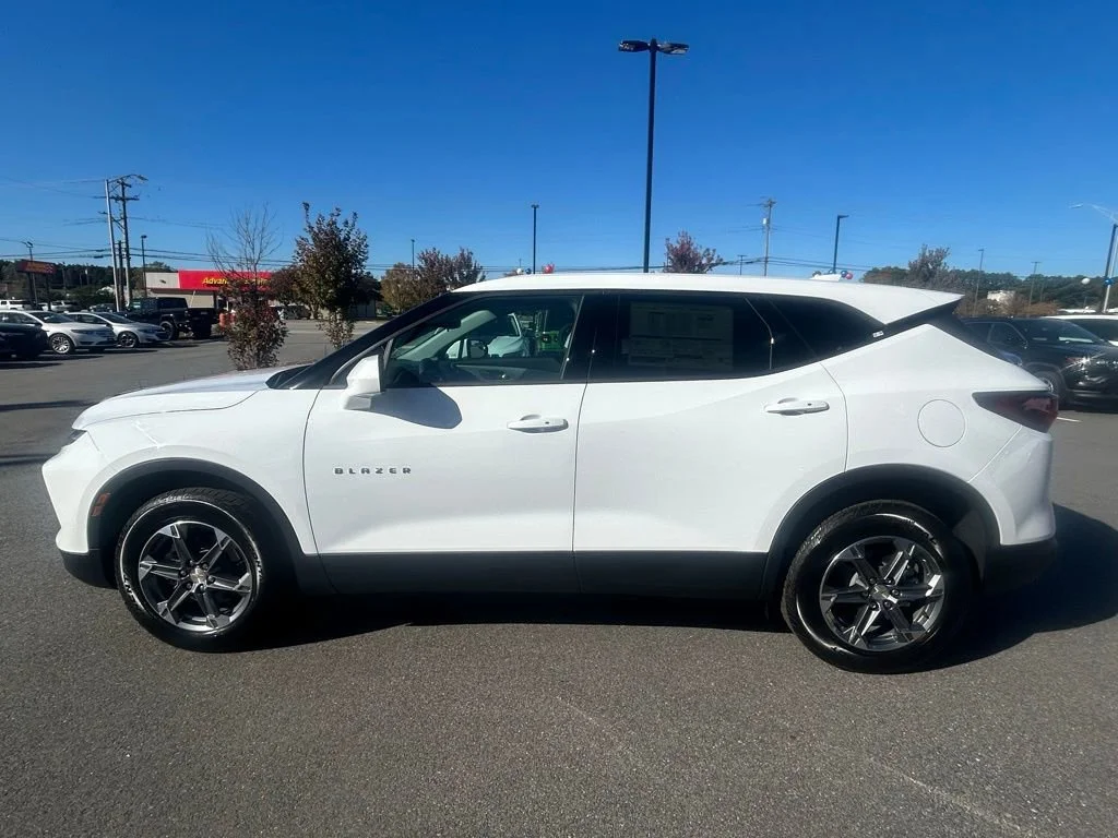 2025 Chevrolet Blazer 2LT - Photo 10