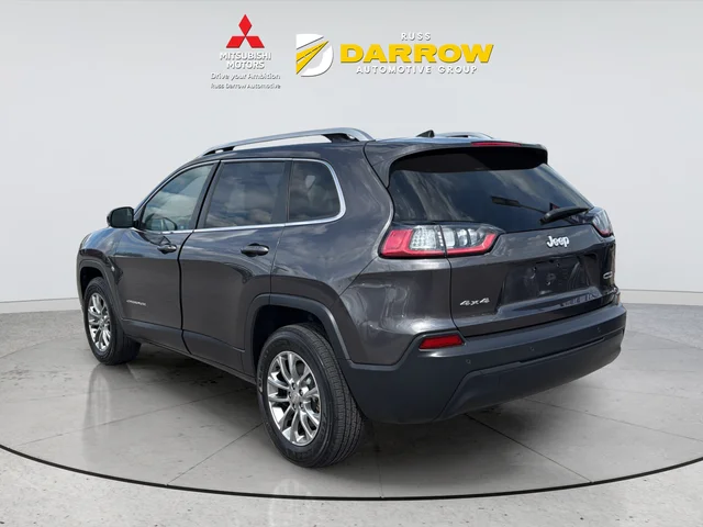 Used 2019 Gray Jeep Latitude Plus image 3