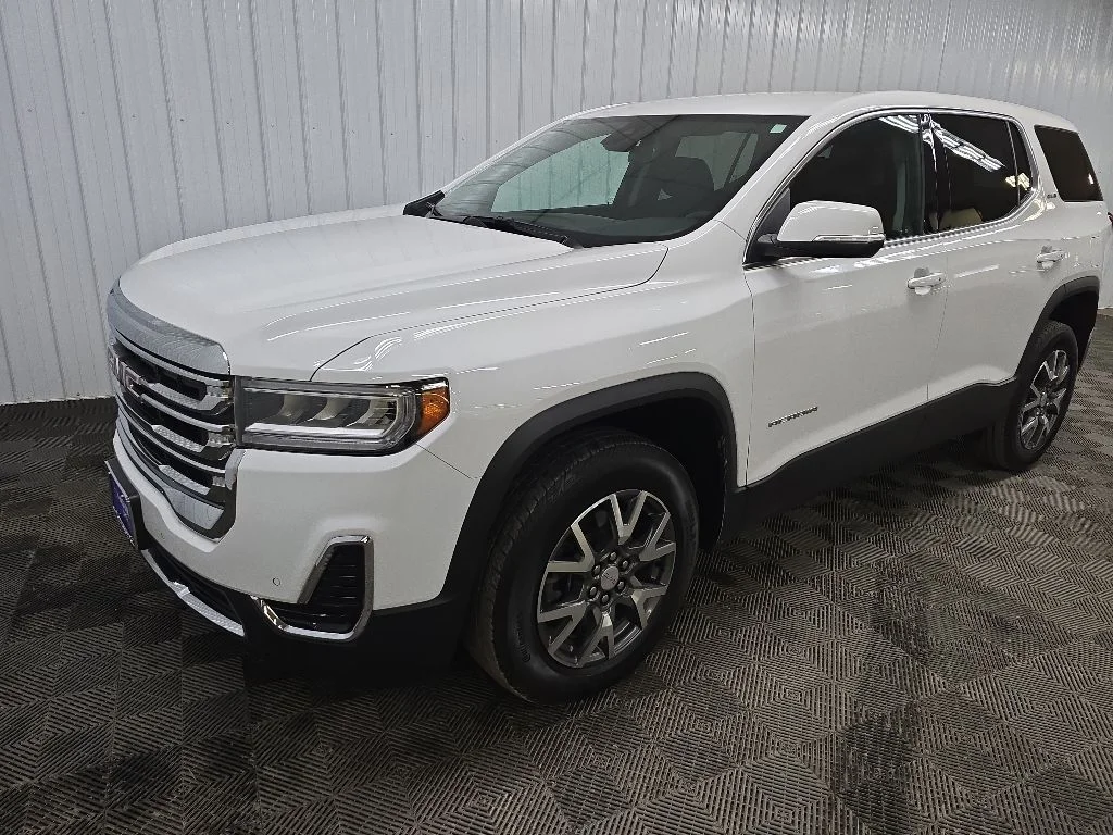Used 2023 White GMC SLE image 8