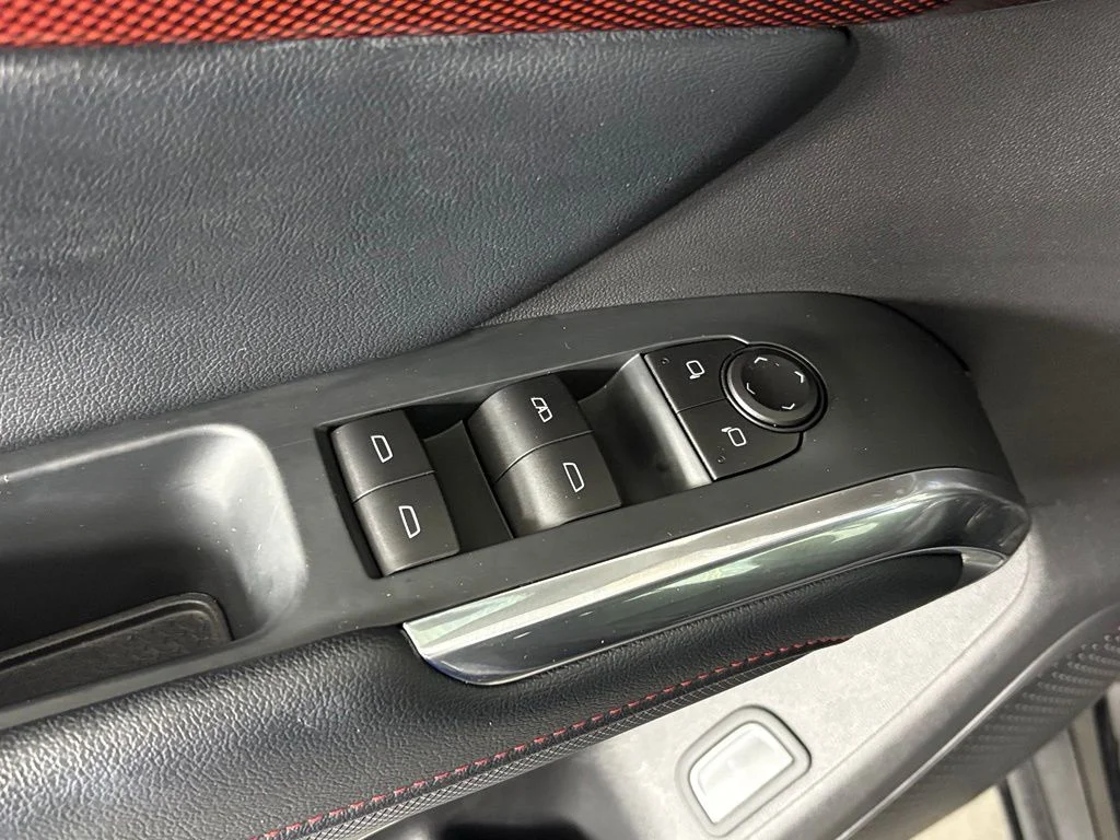 Used 2025 Black Chevrolet Z71 image 15