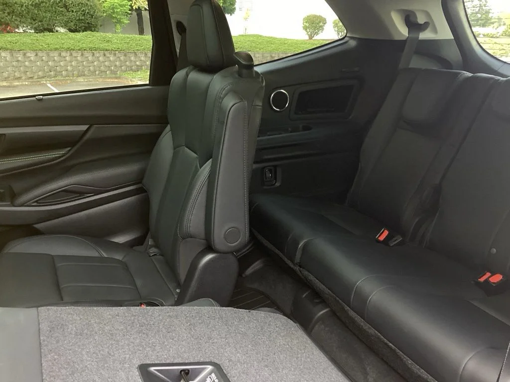 Used 2025 Silver Subaru Onyx Edition Touring image 6