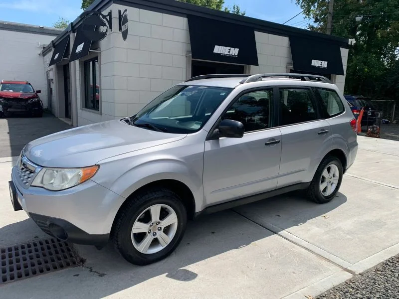 Used 2012 Silver Subaru 2.5X Sport Utility 4D image 4