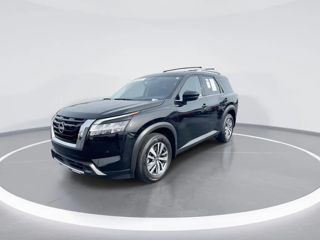 Used 2023 Black Nissan SL image 4