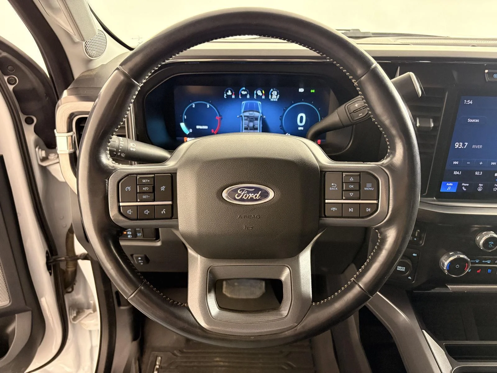 Used 2023 Oxford White Ford LARIAT image 27