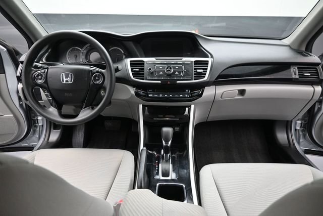 Used 2017 Lunar Silver Metallic Honda LX image 12