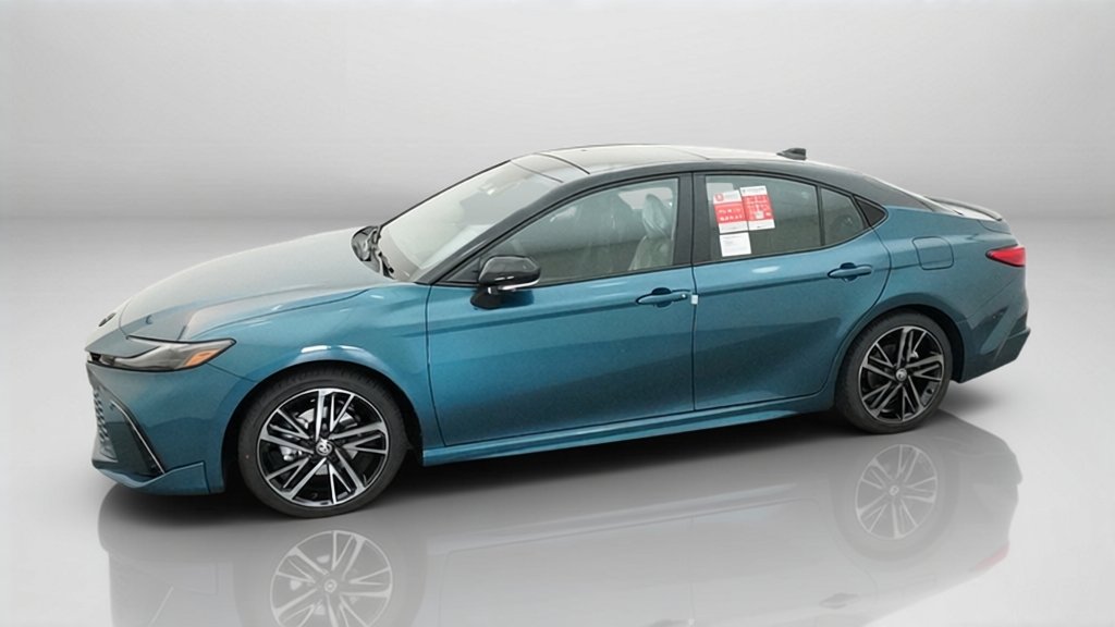 New 2026 Ocean Gem with Midnight Black Metallic roof Toyota XSE image 3