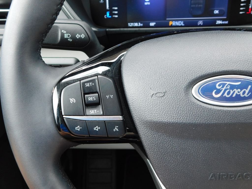Used 2023 Gray Ford Active image 29