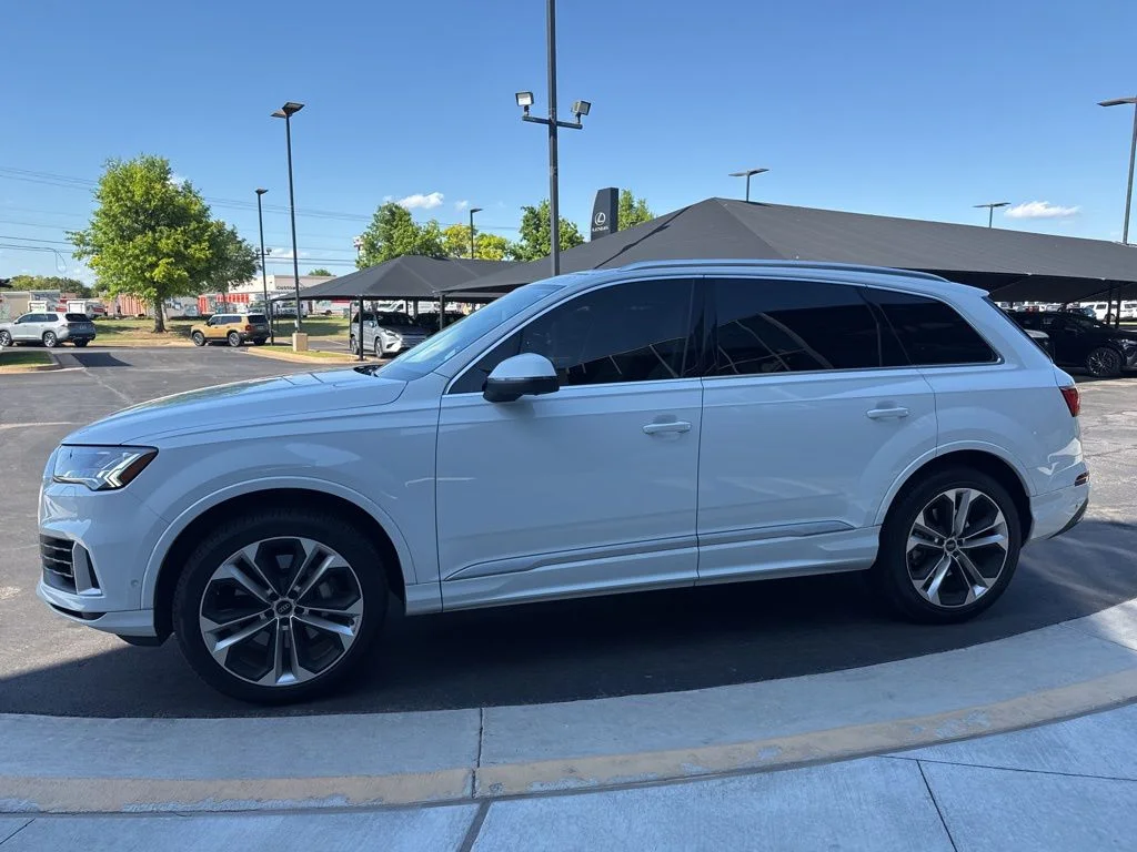 2023 Audi Q7 55 Premium Plus quattro Tiptronic's photo