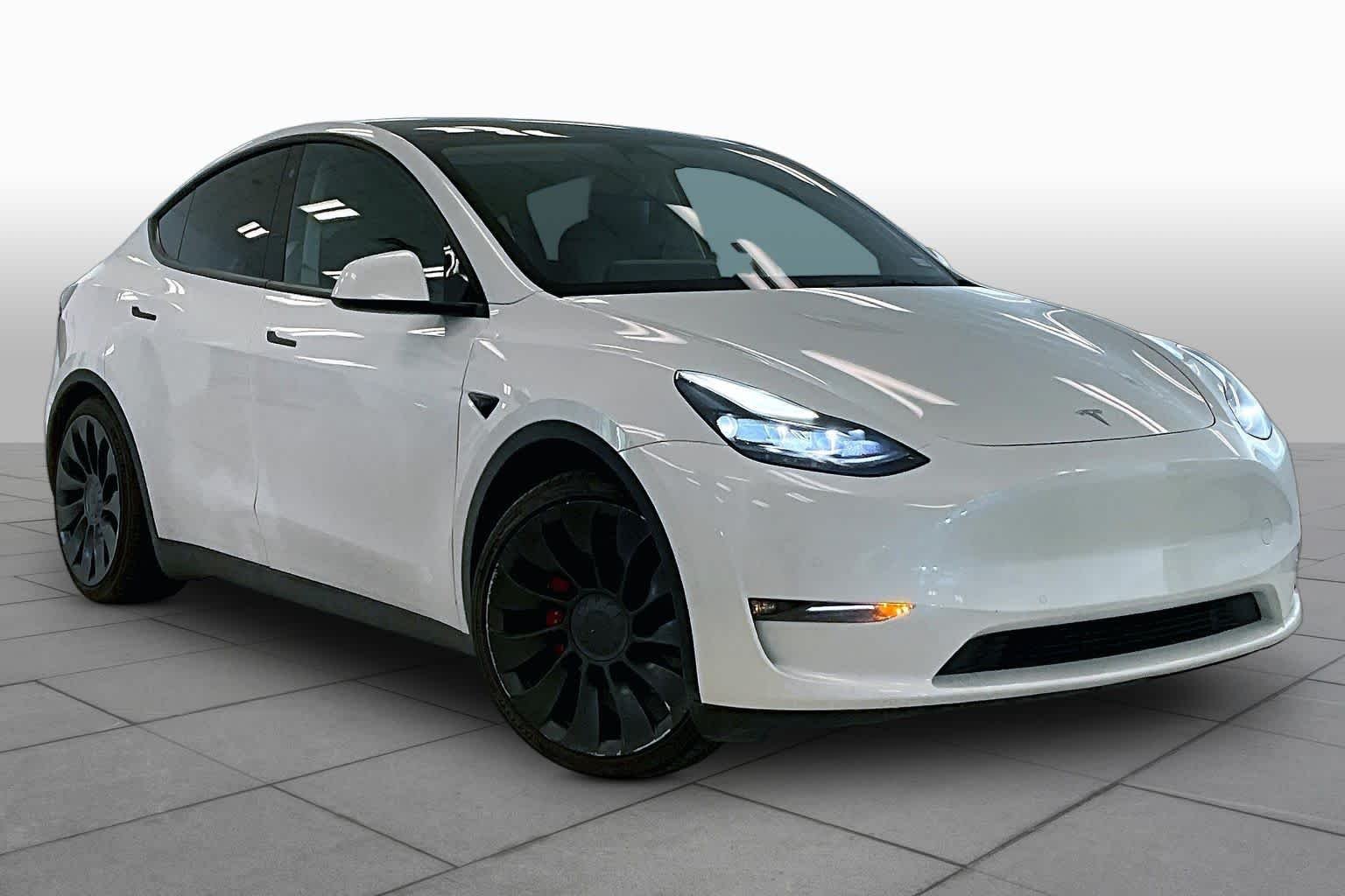 Used 2022 Pearl White Multi-Coat Tesla Performance image 2