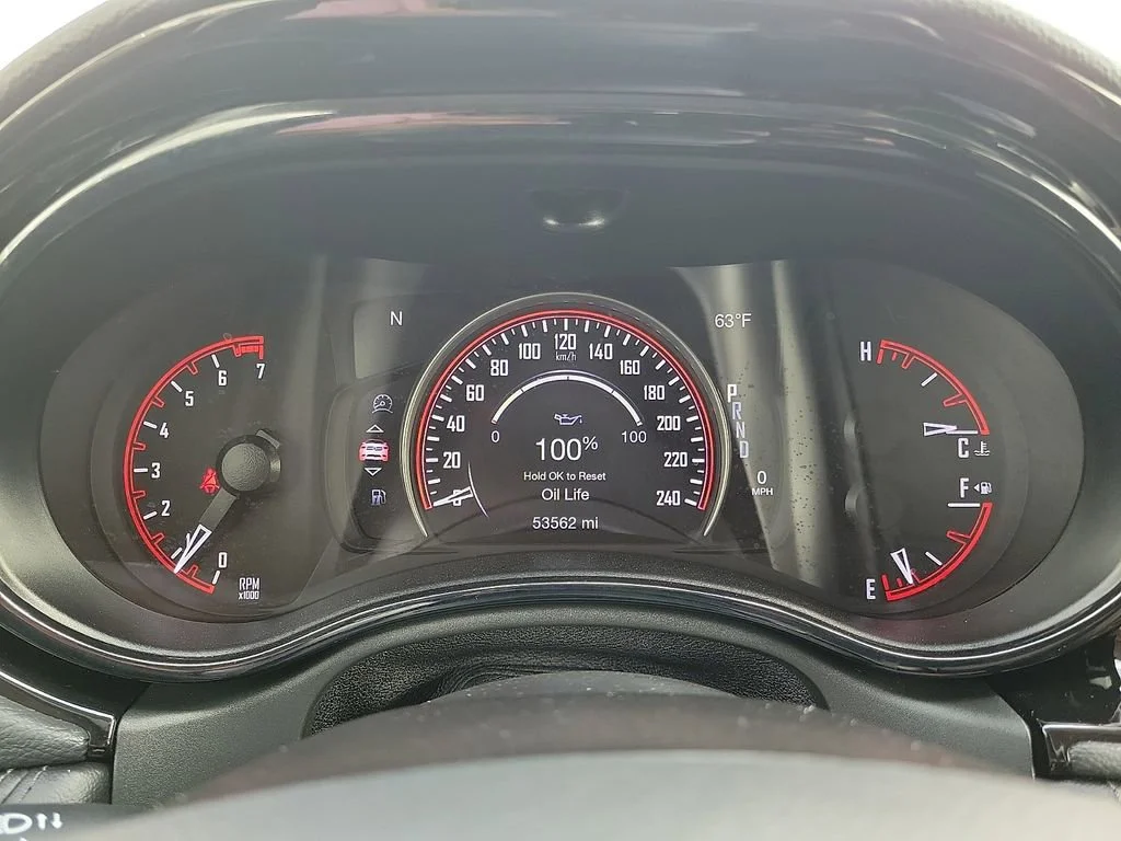 Used 2021  Dodge SXT image 23
