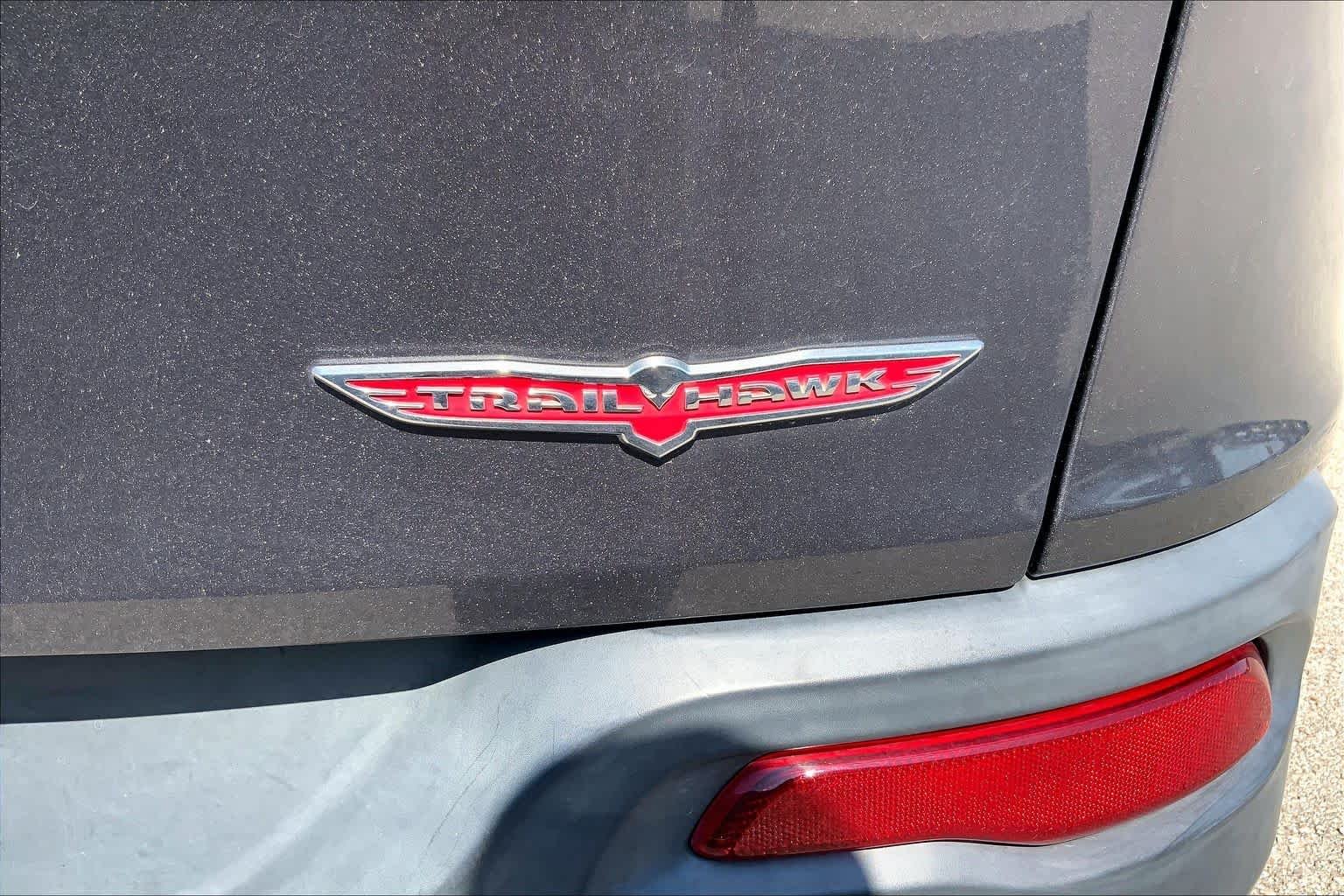 Used 2018 Granite Crystal Metallic Clearcoat Jeep Trailhawk image 10