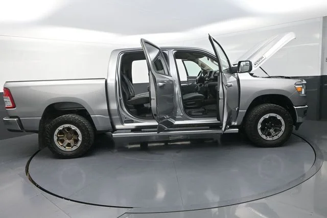 Used 2019 Silver Ram Big Horn/Lone Star image 36