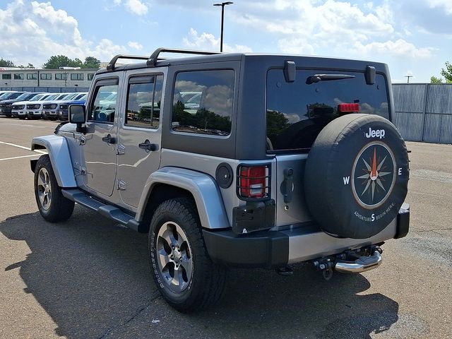 Used 2017 Billet Silver Metallic Clearcoat Jeep Unlimited Sahara image 3