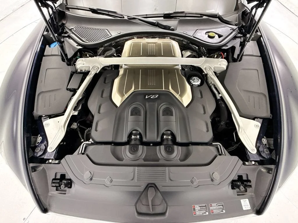 Used 2021  Bentley V8 image 33
