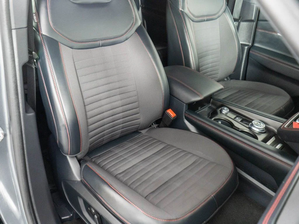 2025 Ford Explorer ST-LINE | CarEdge | CarEdge