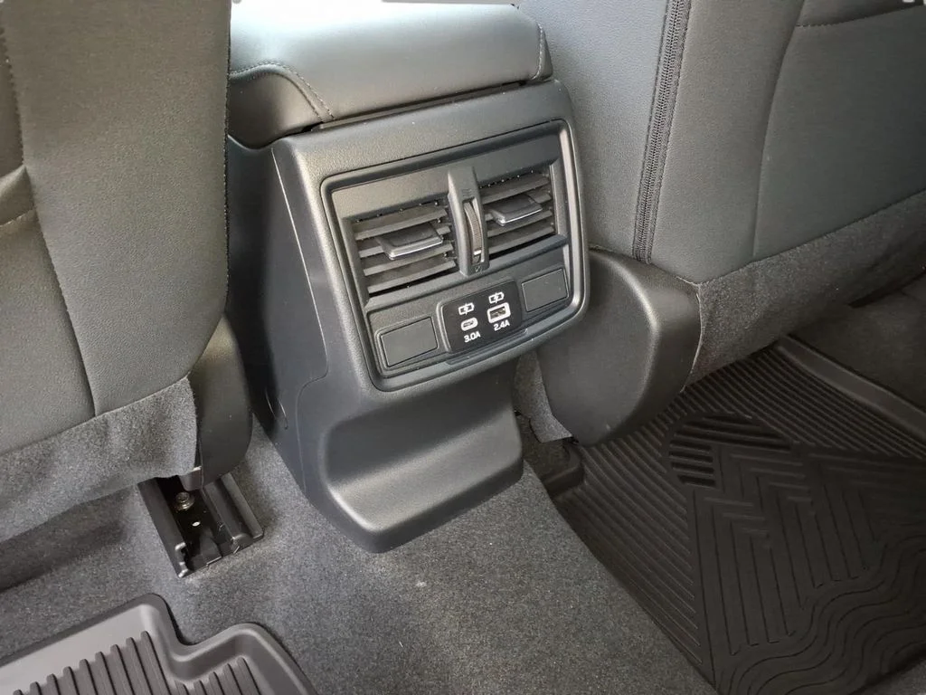 New 2026 ICE SILVER METALLIC Subaru Premium image 8