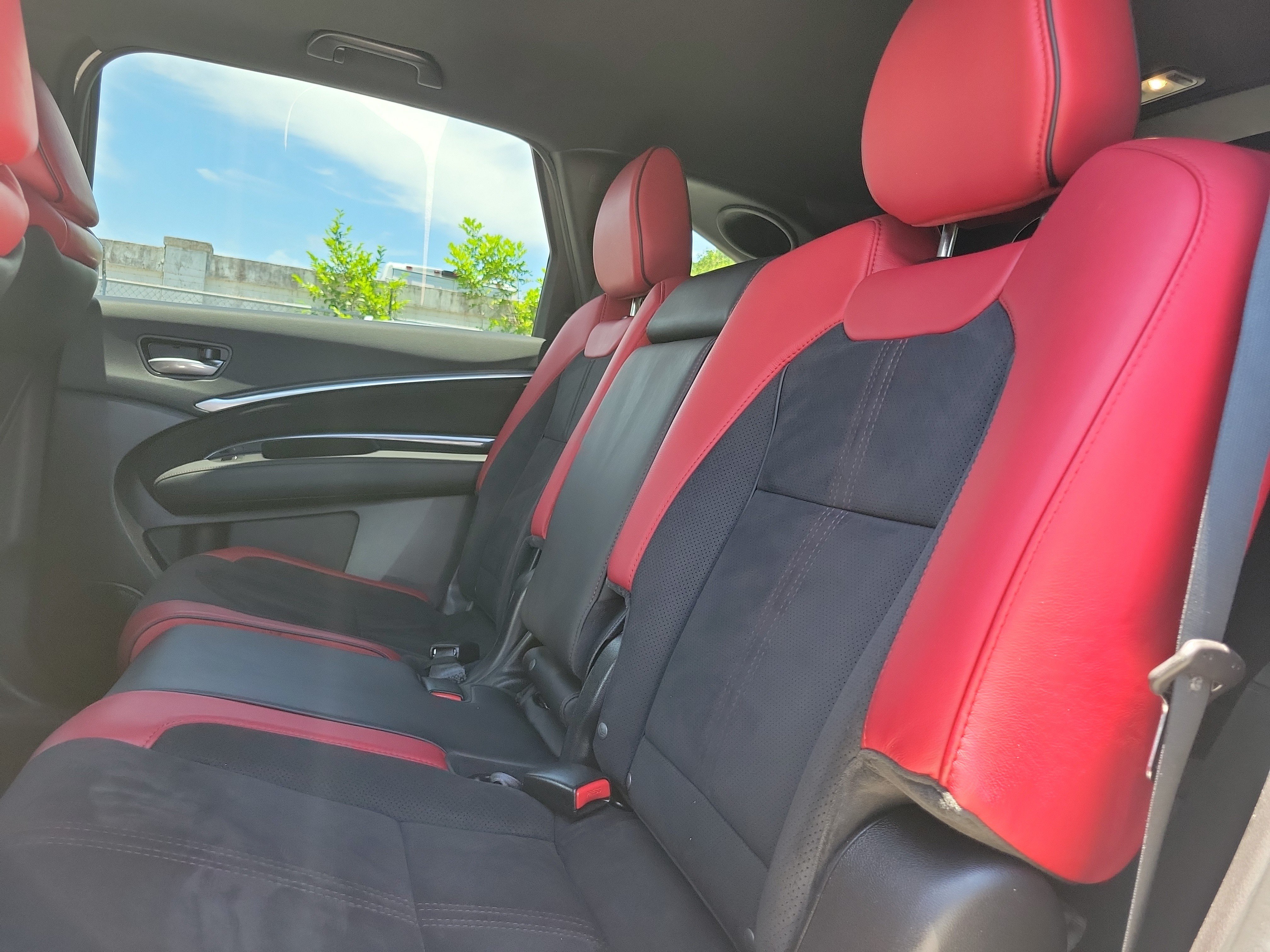 Used 2019 White Diamond Pearl Acura 3.5L Technology Pkg w/A-Spec Pkg SH-AWD image 12