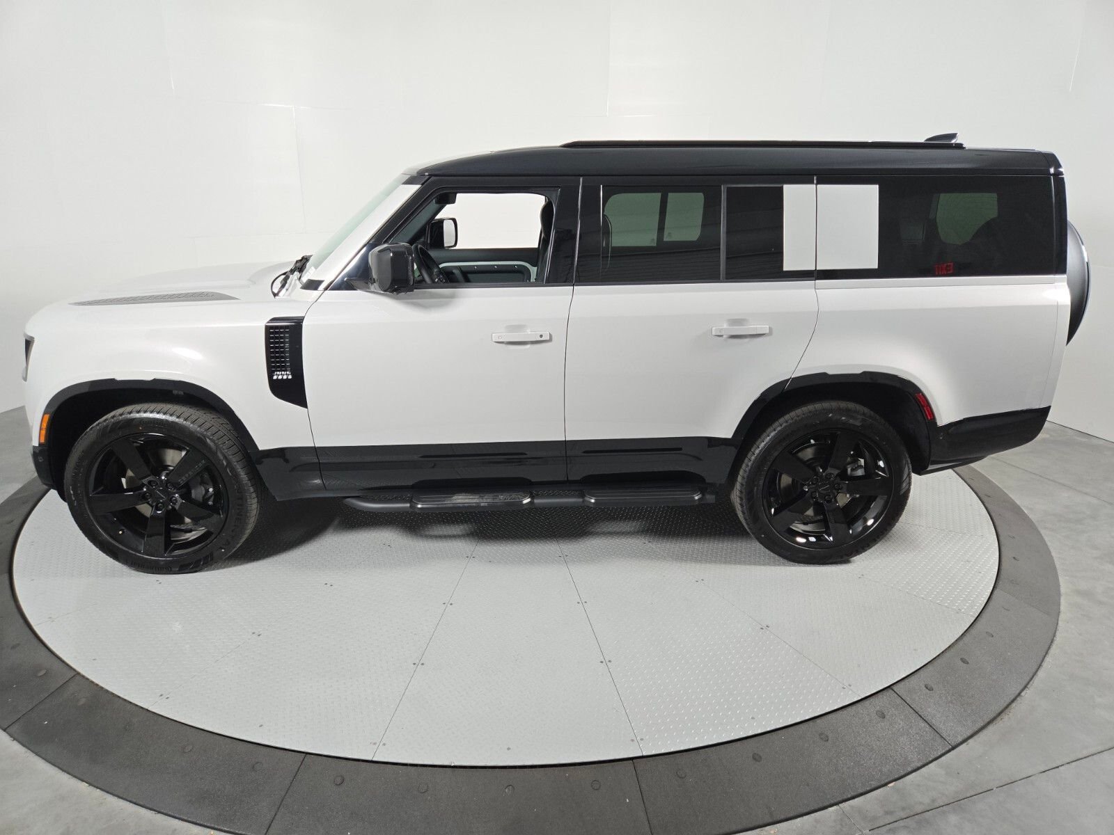 2026 Land Rover Defender X-Dynamic SE - Photo 37
