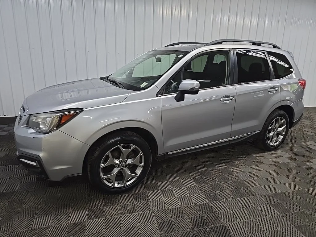 Used 2017 Ice Silver Metallic Subaru 2.5i Touring image 6