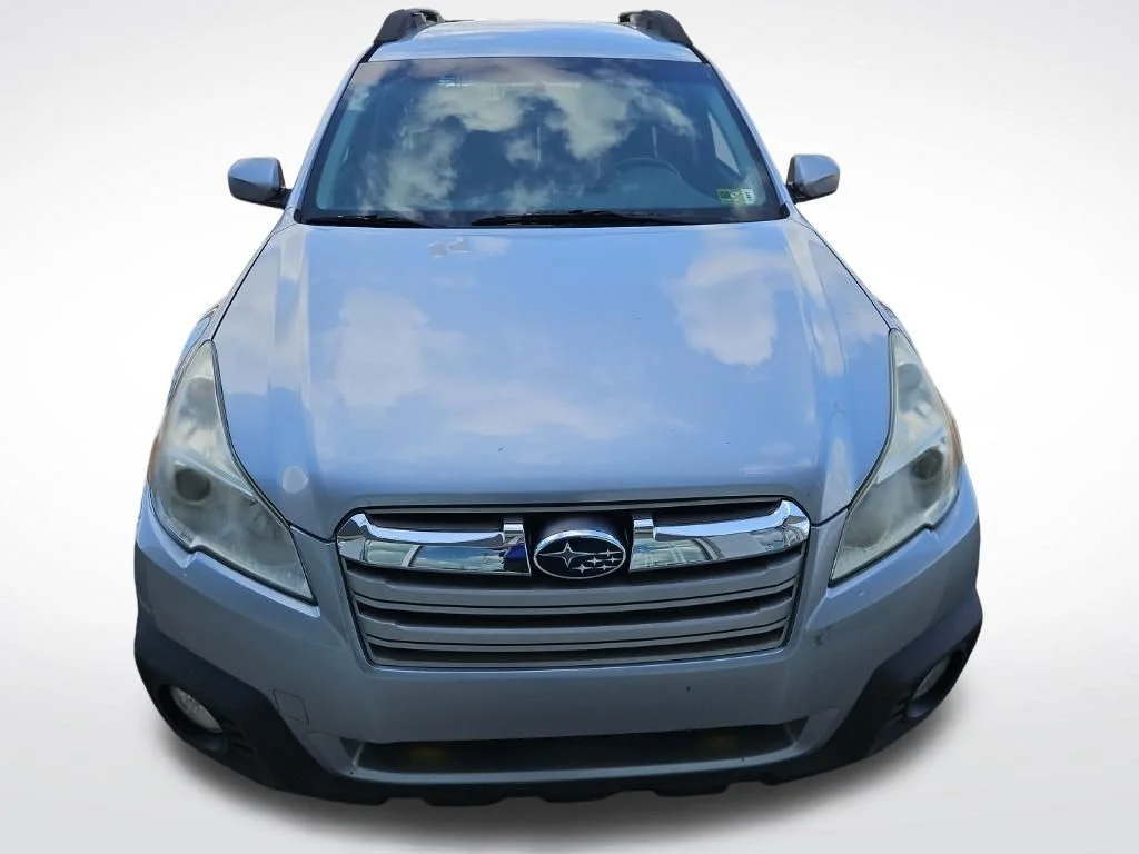Used 2014 Silver Subaru 2.5i Premium image 2