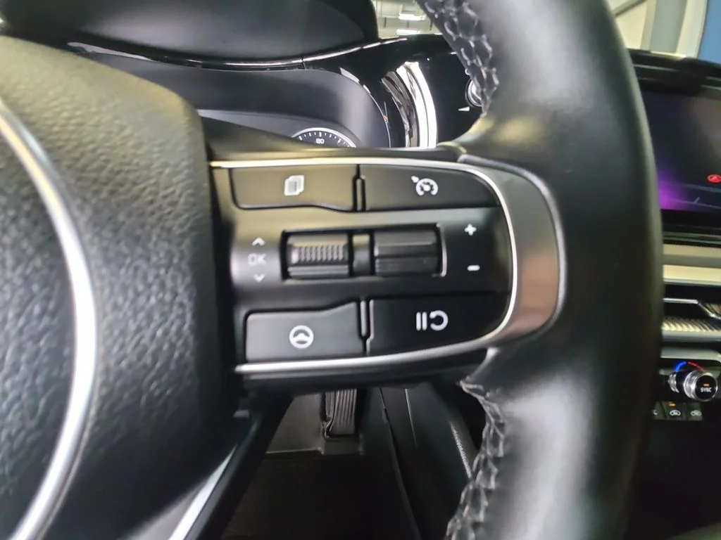 Used 2022 Black Kia GT-Line image 25