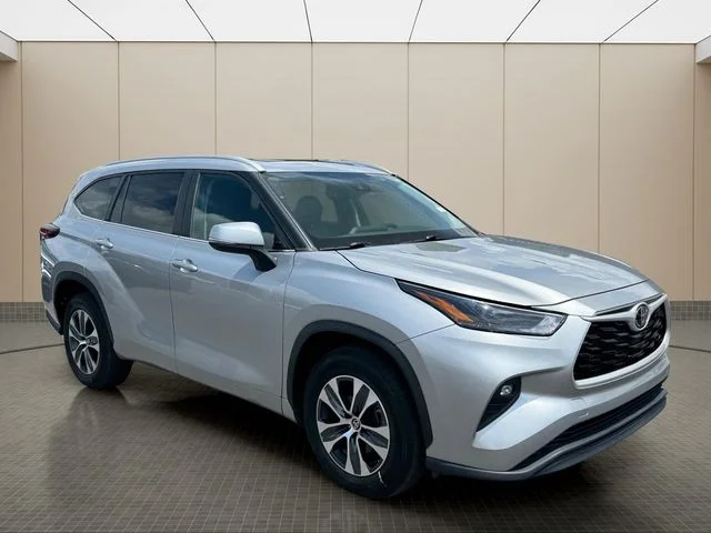 Used 2024 Silver Toyota XLE image 2