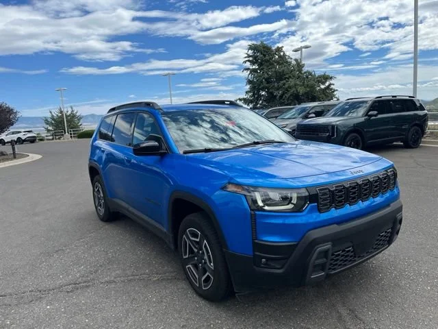 Used 2026 Hydro Blue Pearlcoat Jeep Laredo image 4