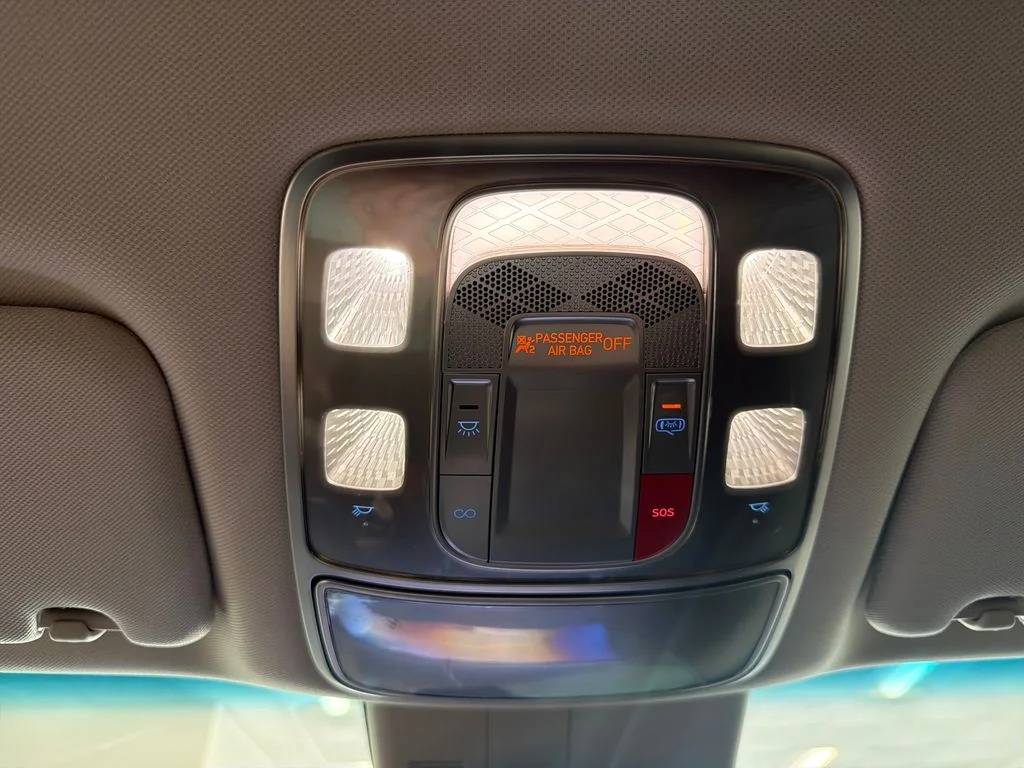 Used 2025 Black Genesis 2.5T image 19