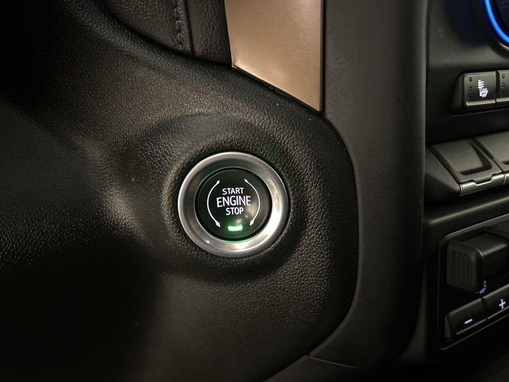 Used 2022 Greenstone Metallic Chevrolet High Country image 28