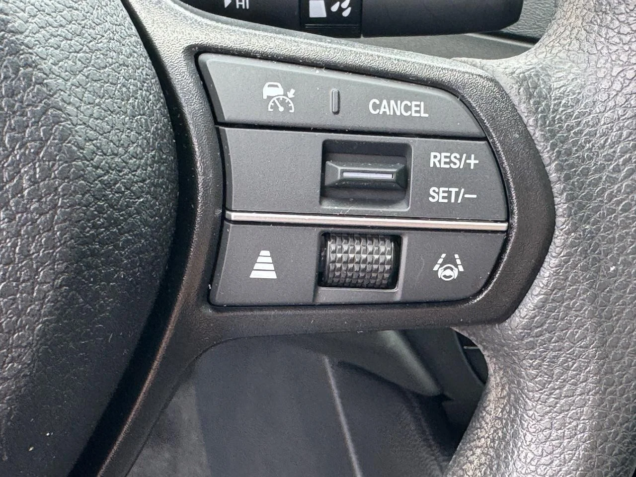 Certified Used 2025 Solar Silver Metallic Honda 1.5T SE image 23