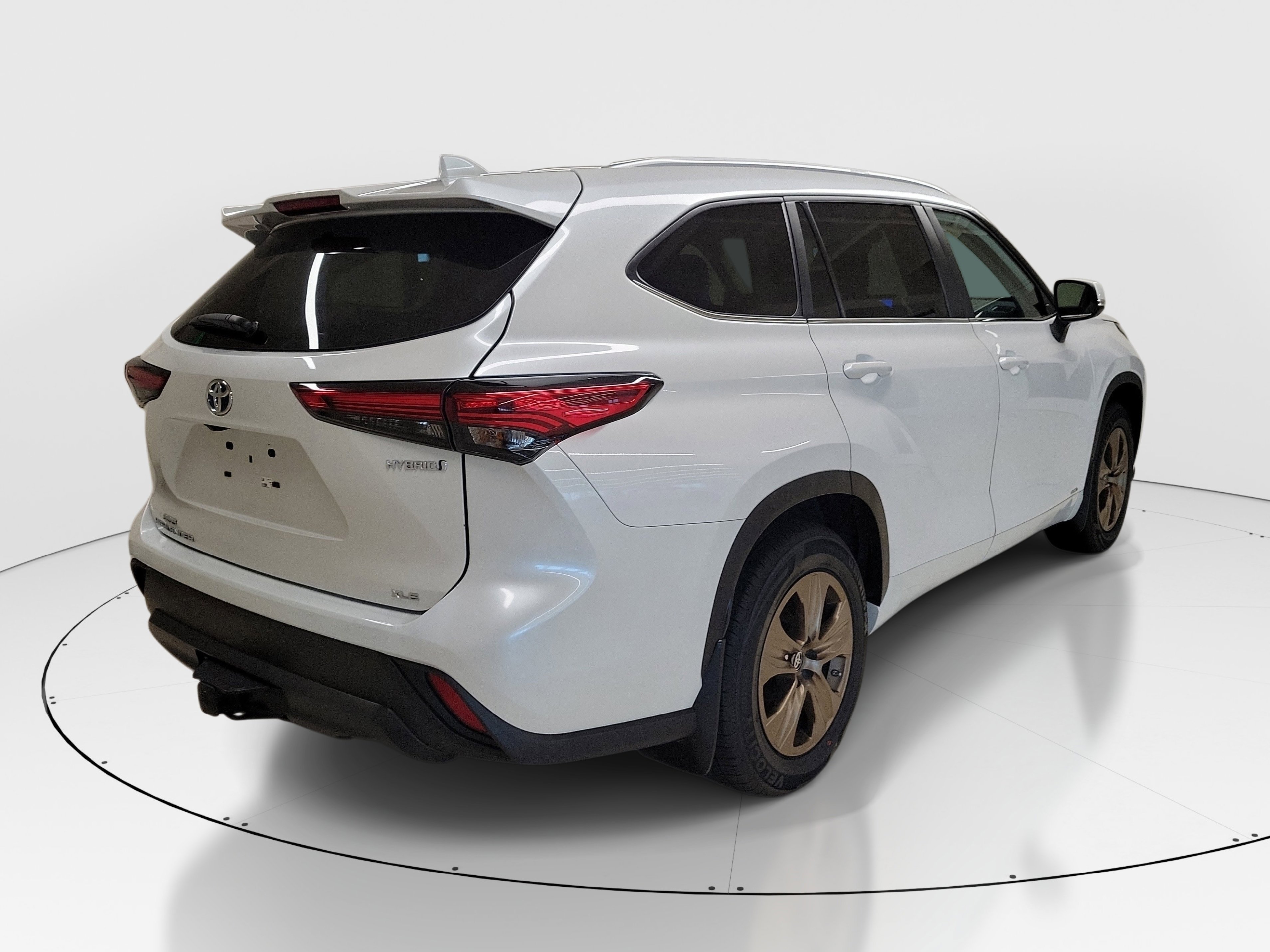 Used 2023 Pearl Toyota Hybrid Bronze Edition image 6