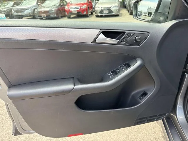 Used 2015 Gray Volkswagen 1.8T SE image 26