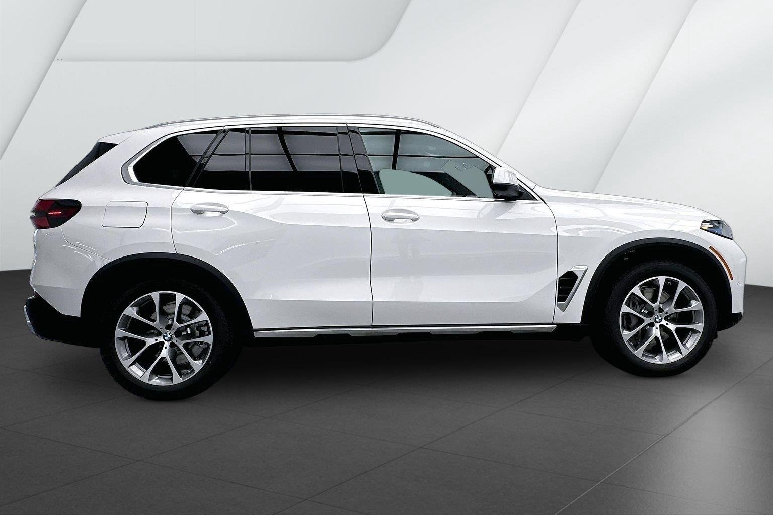 New 2026 Alpine White BMW xDrive50e image 5