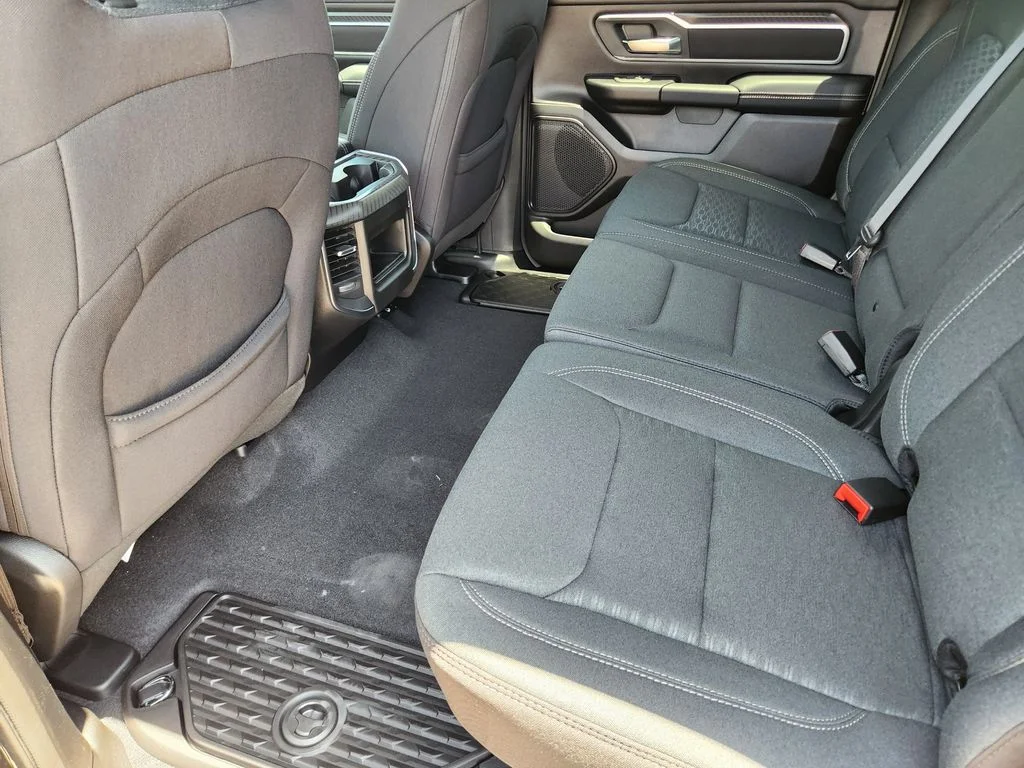 New 2026 Diamond Black Crystal Pearl-Coat Exterior Paint RAM Big Horn/Lone Star image 19