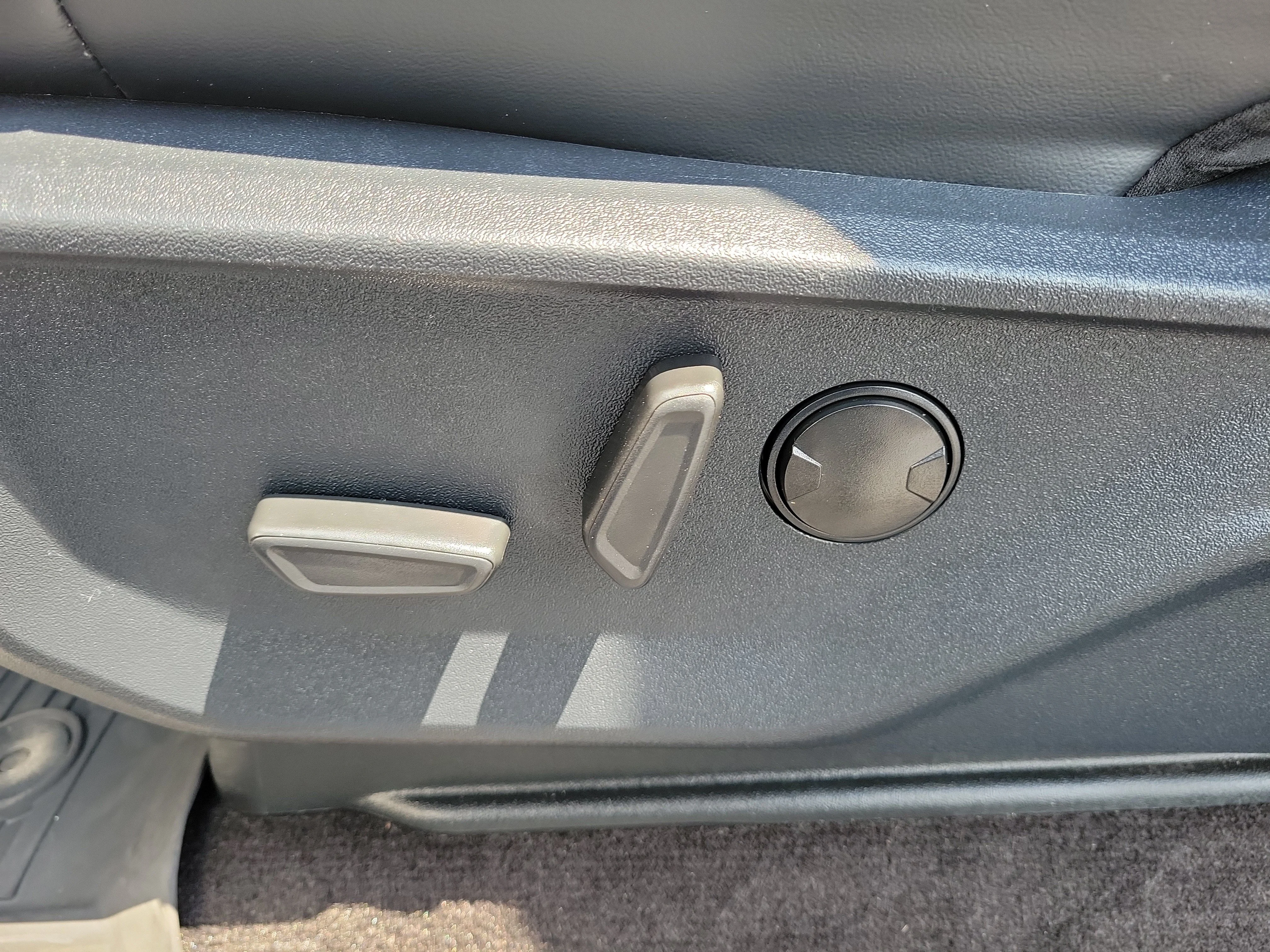 Used 2023 Gray Metallic Ford Tremor image 15