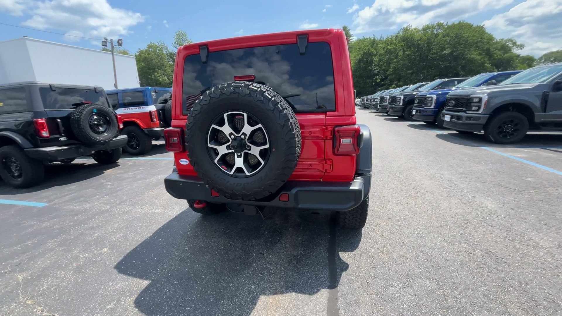 Certified Used 2021 Red Jeep Unlimited Rubicon image 18