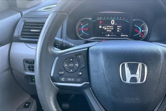Used 2020  Honda LX image 18