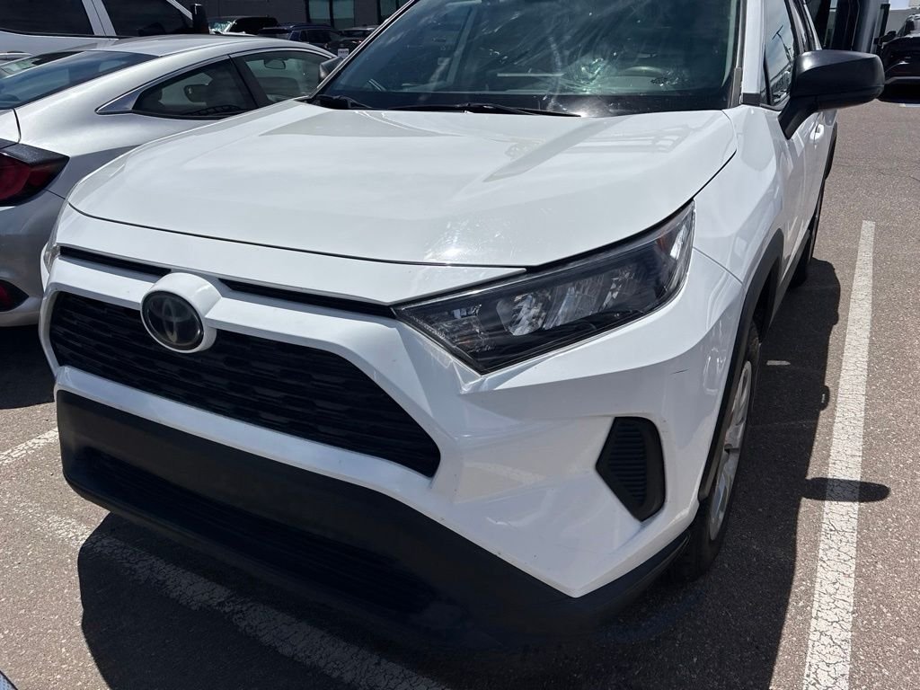 Used 2021 White Toyota LE image 3