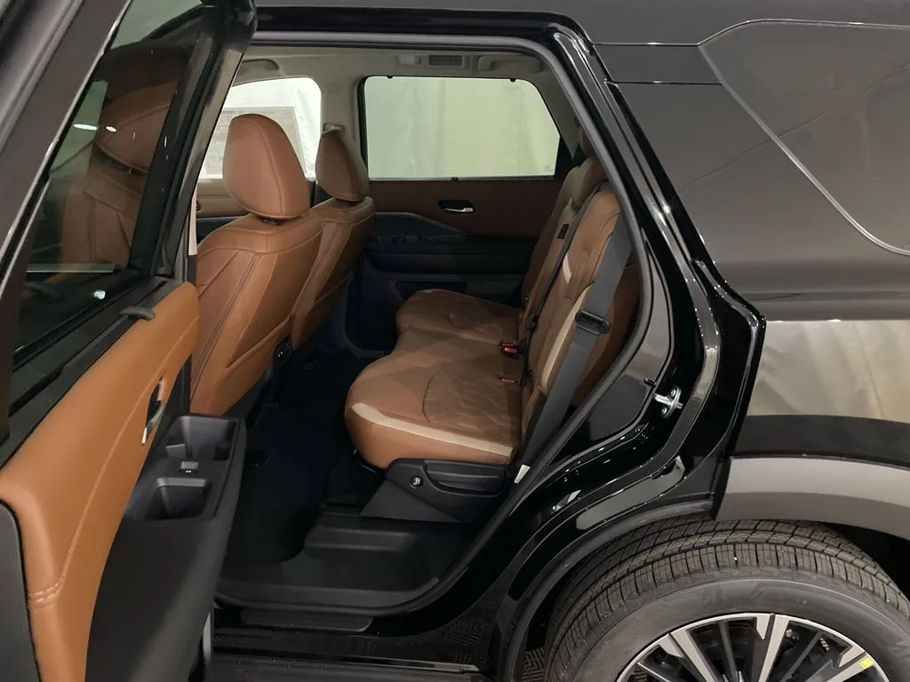 New 2026 Super Black Nissan Platinum image 29