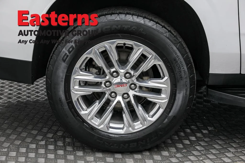 Used 2024 White GMC SLT image 34