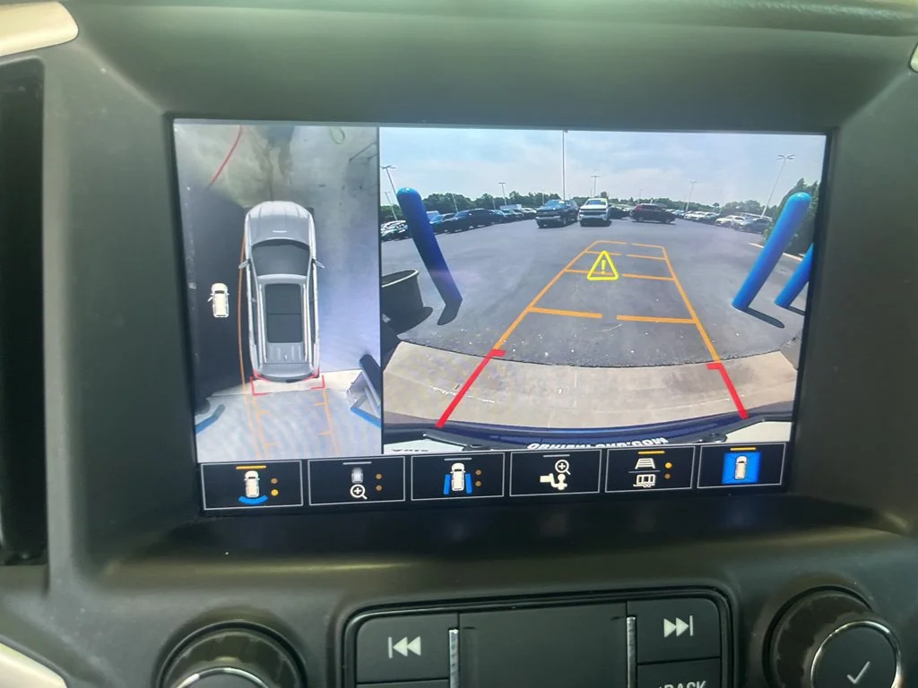 Used 2022 Marine Metallic GMC Denali image 17