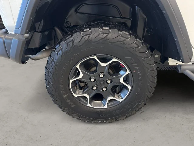 Used 2023 White Jeep Rubicon image 14
