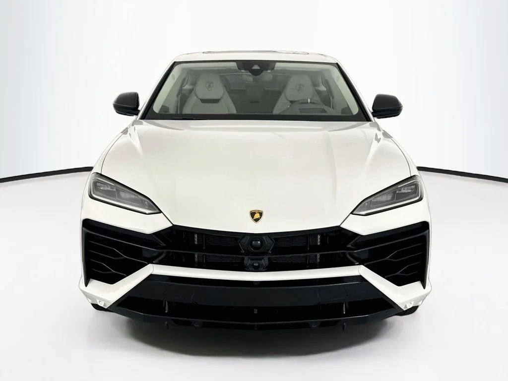 Used 2025 White Lamborghini SE image 2