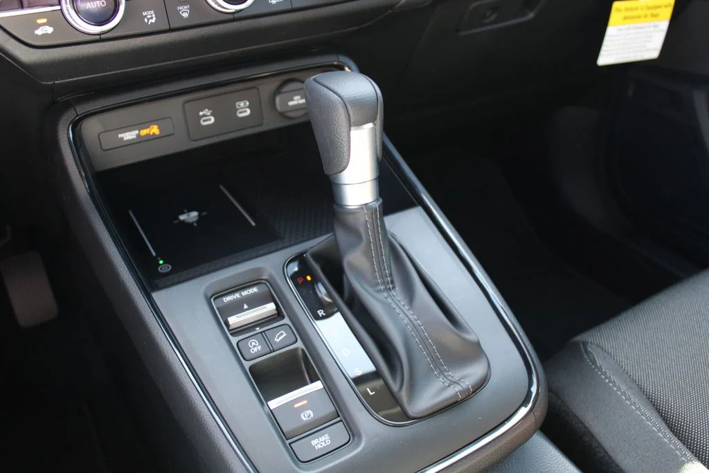 New 2026 Platinum White Pearl Honda AWD EX image 23