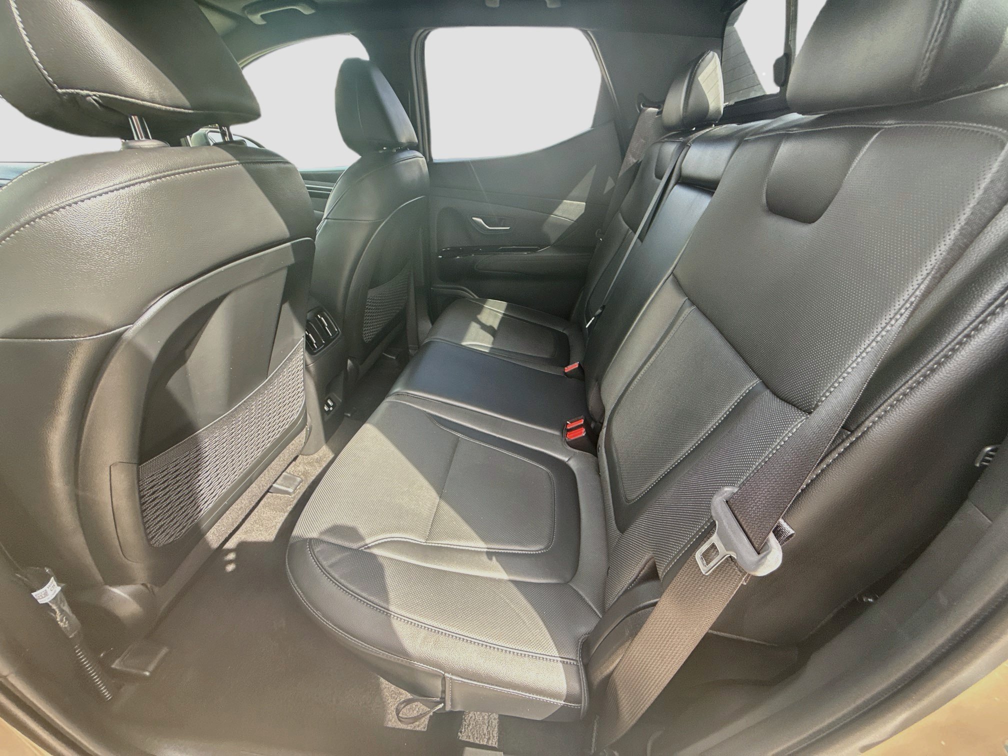Used 2024 California Sand Hyundai Limited image 21